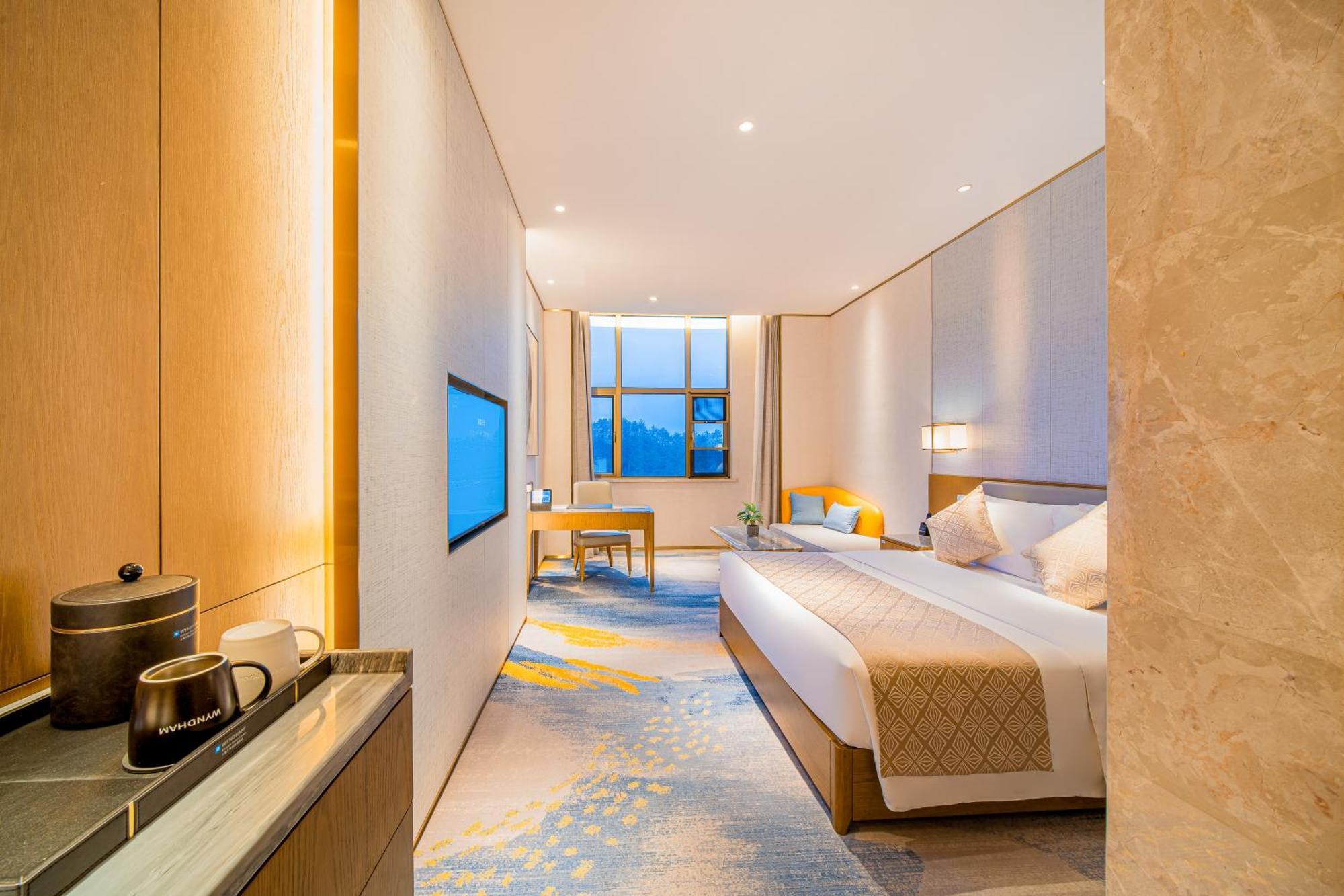 Hotel Wyndham Shiyan Downtown Zewnętrze zdjęcie